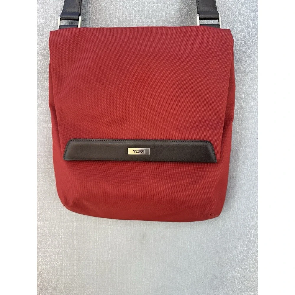 Tumi Crossbody‎ Messenger Bag Red Adjustable Shoulder Strap